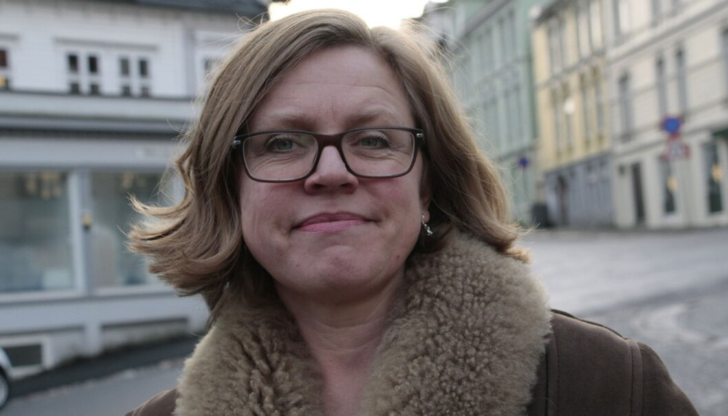 Både forskningen min og jobben som viserektor er krevende oppgaver som tar mye tid, så jeg er forberedt på å jobbe i helger. Men det gjør jeg for så vidt allerede, sier Annelin Eriksen, fersk viserektor i 50-prosent stilling. Foto: Hilde Kristin Strand/På Høyden Foto: Hilde Kristin Strand Både forskningen min og jobben som viserektor er krevende oppgaver som tar mye tid, så jeg er forberedt på å jobbe i helger. Men det gjør jeg for så vidt allerede, sier Annelin Eriksen, fersk viserektor i 50-prosent stilling. Foto: Hilde Kristin Strand/På Høyden Foto: Hilde Kristin Strand