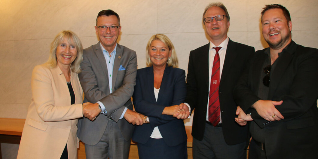 Marit Boyesen, Dag Rune Olsen, Monica Mæland, Frank Reichert og Erlend Jordal feiret det nye selskapet under Arendalsuka. Nå er også styret i selskapet klart. Foto: Dag Hellesund Marit Boyesen, Dag Rune Olsen, Monica Mæland, Frank Reichert og Erlend Jordal feiret det nye selskapet under Arendalsuka. Nå er også styret i selskapet klart. Foto: Dag Hellesund