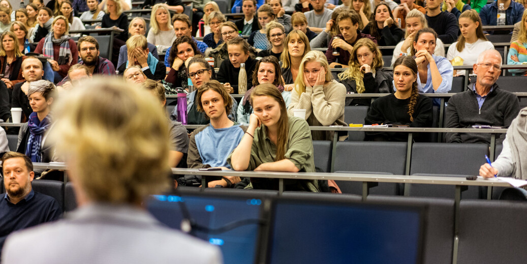 Fra allmøte om klinikksaken på Universitetet i Oslo. Fra allmøte om klinikksaken på Universitetet i Oslo.