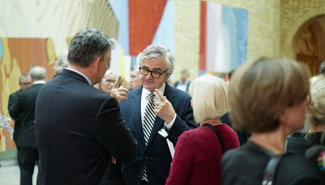 Petter Aaslestad, leder i Forskerforbundet, ber Stortinget kutte ut krav om effektiviseringskutt hos universiteter og høgskoler. Petter Aaslestad, leder i Forskerforbundet, ber Stortinget kutte ut krav om effektiviseringskutt hos universiteter og høgskoler.
