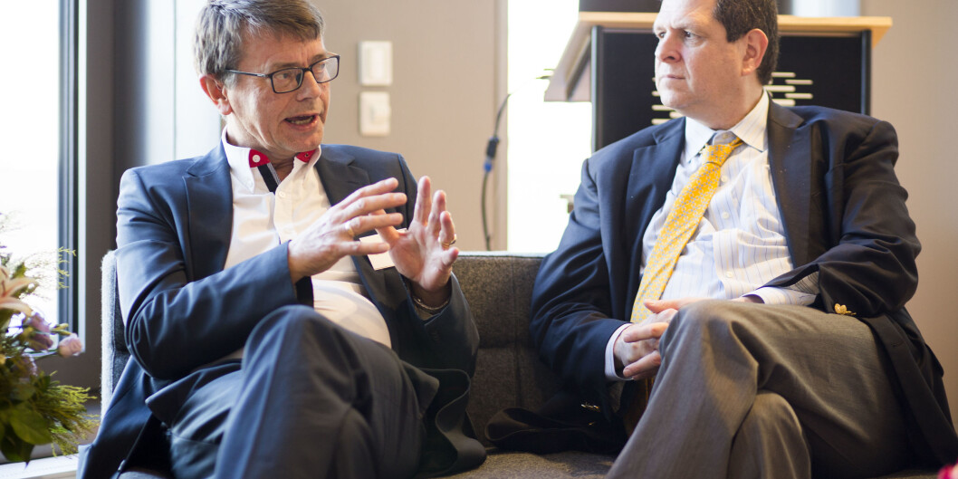 <span class="caps">BI</span>-professor Torger Reve og Scott Stern, professor of Management of Technology på <span class="caps">MIT</span> lærte bort metode i regional utvikling, innovasjon og entreprenørskap til rektorer og ledelse i Osloregionen. <span class="caps">BI</span>-professor Torger Reve og Scott Stern, professor of Management of Technology på <span class="caps">MIT</span> lærte bort metode i regional utvikling, innovasjon og entreprenørskap til rektorer og ledelse i Osloregionen.
