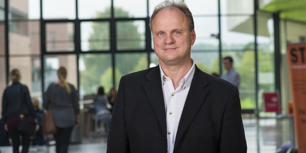 Frank Reichert vant valget i 2015 med bare fem stemmers overvekt. Nå skal styret ved Universitetet i Agder avgjøre om ordningen med valgt rektor skal fortsette. Foto: Kjell Inge Søreide Frank Reichert vant valget i 2015 med bare fem stemmers overvekt. Nå skal styret ved Universitetet i Agder avgjøre om ordningen med valgt rektor skal fortsette. Foto: Kjell Inge Søreide