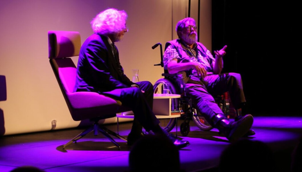 Professor Frank Aarebrot (t.h.) i samtale med forfatter Edvard Hoem under Bjørnsonfestivalen 2015. Arkivfoto: Arild J. Waagbø, Panorama Professor Frank Aarebrot (t.h.) i samtale med forfatter Edvard Hoem under Bjørnsonfestivalen 2015. Arkivfoto: Arild J. Waagbø, Panorama