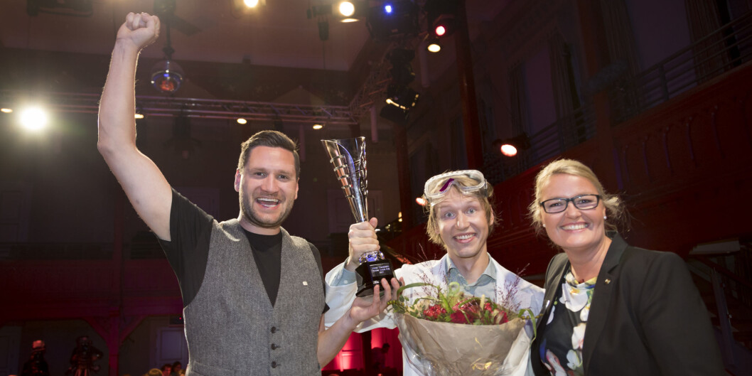 I avgjørende runde under delfinalen i Forsker Grand Prix i Trondheim torsdag kveld sanket Axel Karl Gottfrid Nyman flest stemmer og mest poeng fra dommerpanelet. Hakk i hæl fulgte Kristoffer Hagen. Foto: Julie Gloppe Solem/<span class="caps">NTNU</span> I avgjørende runde under delfinalen i Forsker Grand Prix i Trondheim torsdag kveld sanket Axel Karl Gottfrid Nyman flest stemmer og mest poeng fra dommerpanelet. Hakk i hæl fulgte Kristoffer Hagen. Foto: Julie Gloppe Solem/<span class="caps">NTNU</span>