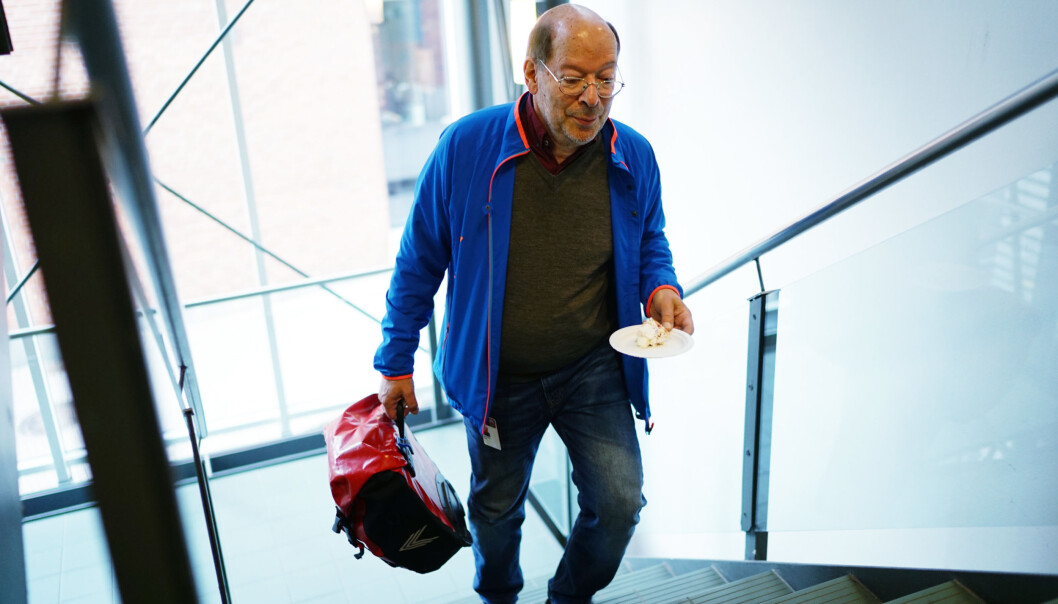 Førsteamanuensis og dr.juris, Jens Petter Berg, mener han har vært plassert på ulike «tørkeloft» ved Høgskolen i Oslo og Akershus de siste to og et halvt årene. Foto: Ketil Blom Haugstulen Førsteamanuensis og dr.juris, Jens Petter Berg, mener han har vært plassert på ulike «tørkeloft» ved Høgskolen i Oslo og Akershus de siste to og et halvt årene. Foto: Ketil Blom Haugstulen