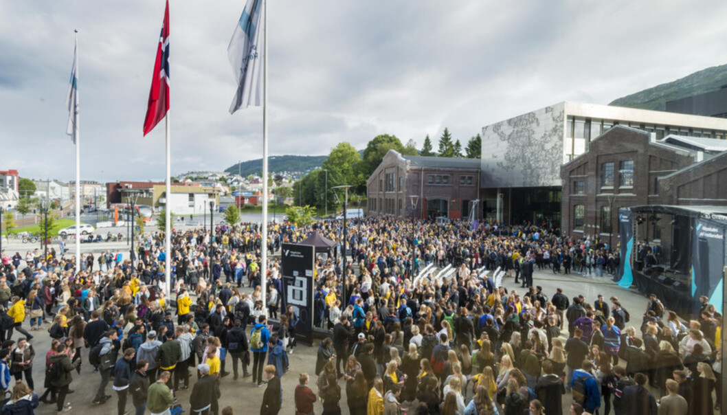 Studiestart på Høgskulen på Vestladet HVL. Her fra Kronstadplassen, åpningsseremoni til Høgskulen på Vestlandet. Foto: Tor Farstad Studiestart på Høgskulen på Vestladet HVL. Her fra Kronstadplassen, åpningsseremoni til Høgskulen på Vestlandet. Foto: Tor Farstad