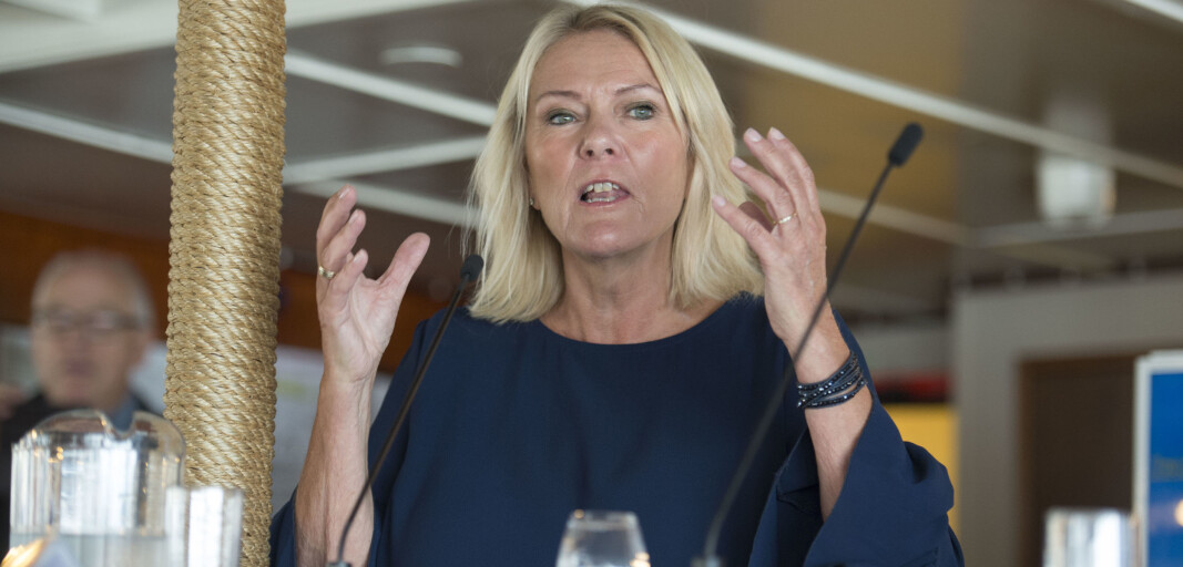 — Det er misforstått å tro at ledelse nærmest per definisjon går utover profesjonenes mulighet til å forfølge egne faglige ambisjoner og etiske veivisere, sier Civita-leder og tidligere utdanningsminister, Kristin Clemet.. — Det er misforstått å tro at ledelse nærmest per definisjon går utover profesjonenes mulighet til å forfølge egne faglige ambisjoner og etiske veivisere, sier Civita-leder og tidligere utdanningsminister, Kristin Clemet..