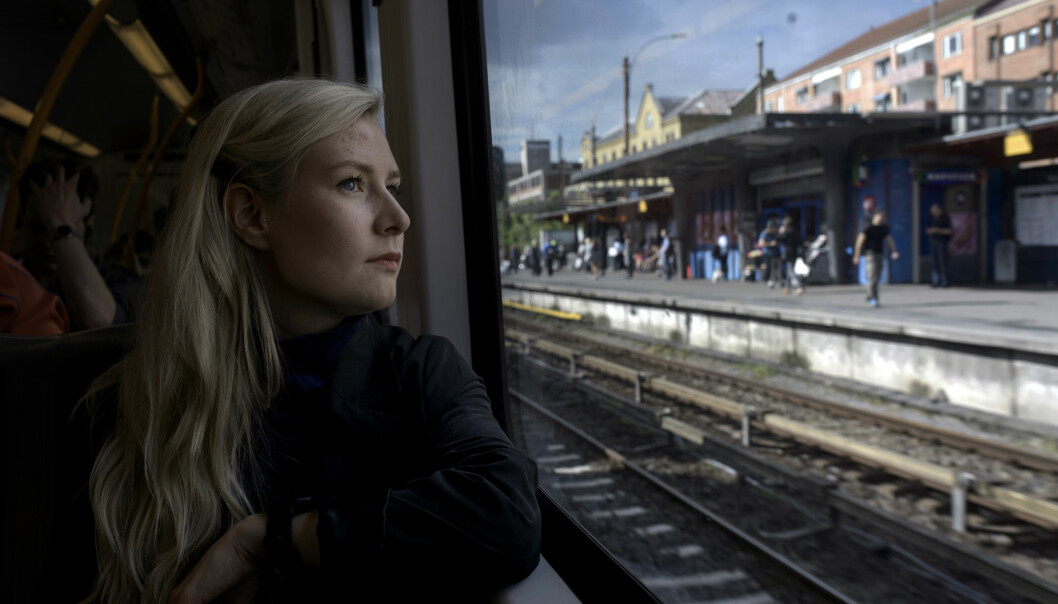 Iril Myrvang Gjørv på T-banen på vei hjem fra universitetet. Foto: Cicilie S. Andersen