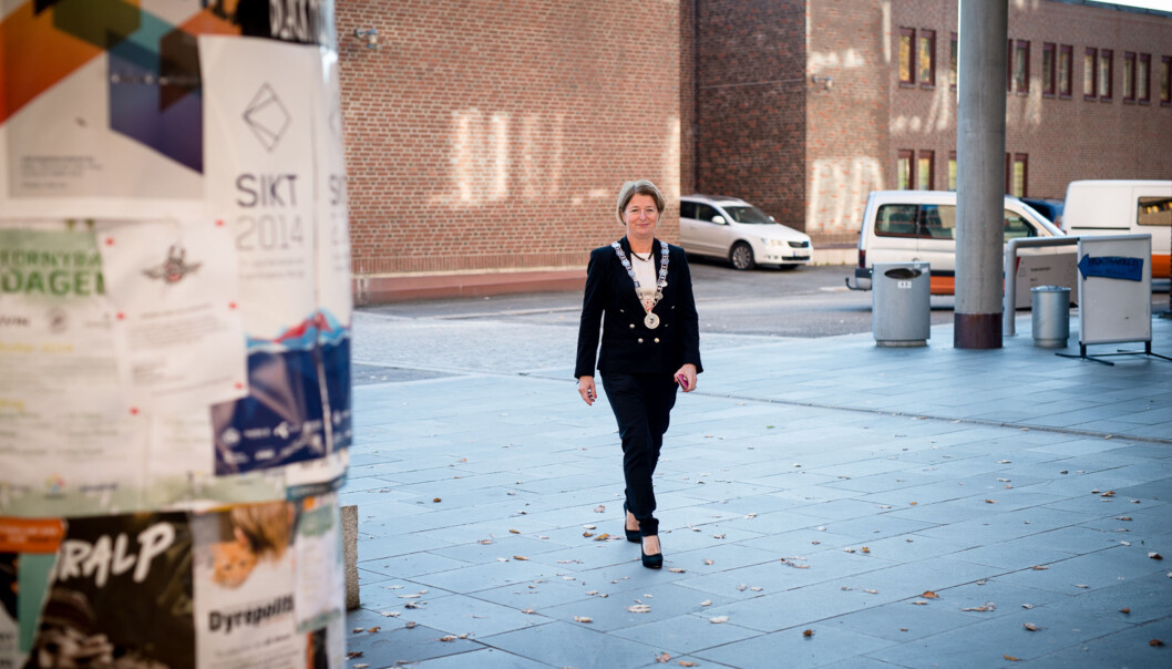 Rektor Anne Husebekk ved UiT Norges arktiske universitet får fem fakulteter i den nye organisasjonen, hvis universitetsstyret vedtar innstillingen som ble lagt fram torsdag. Foto: Skjalg Bøhmer Vold Rektor Anne Husebekk ved UiT Norges arktiske universitet får fem fakulteter i den nye organisasjonen, hvis universitetsstyret vedtar innstillingen som ble lagt fram torsdag. Foto: Skjalg Bøhmer Vold