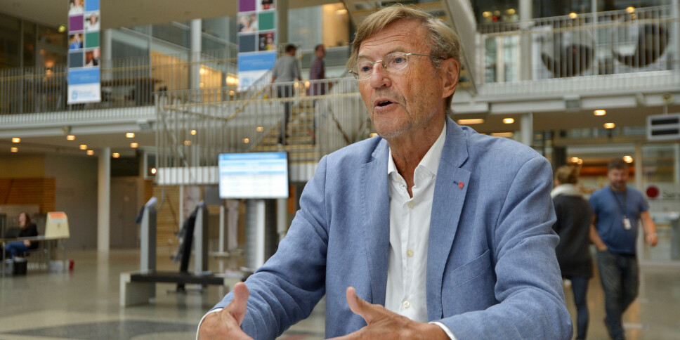 Professor emeritus og tidligere rektor ved UiT Norges arktiske universitet, Jarle Aarbakke, mener det er flere gode grunner til å beholde ledelsesmodellen med valgt rektor.