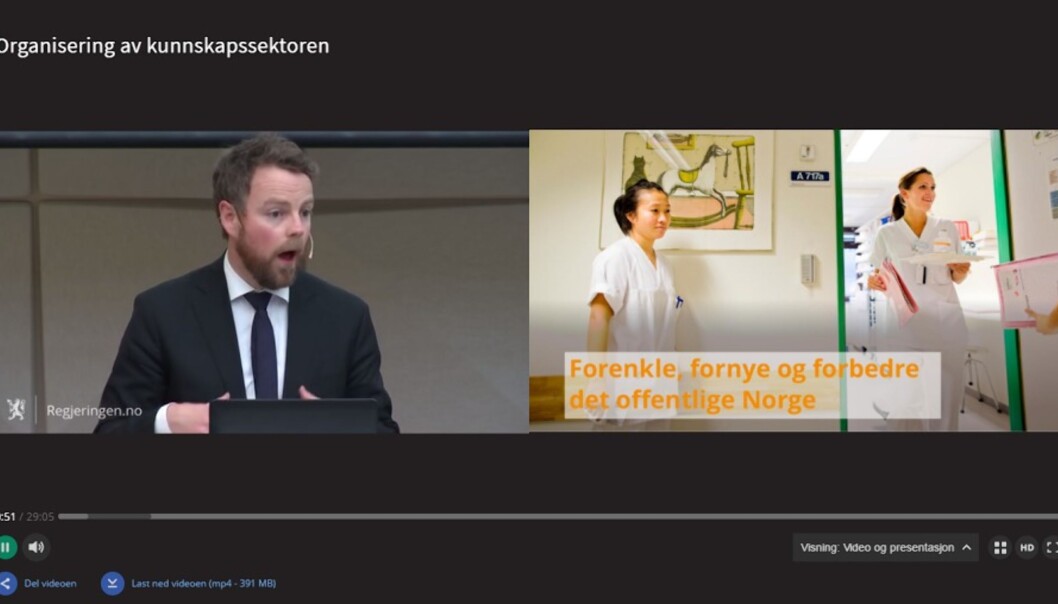 UiO-rektor Ole Petter Ottersen venter på signaler fra statsråd Torbjørn Røe Isaksen om hva han vil med Nasjonalt organ for kvalitet i utdanningen (NOKUT), på sikt. Her er statsråden under presentasjon av omorganiseringen i kunnskapssektoren. (Skjermdump) UiO-rektor Ole Petter Ottersen venter på signaler fra statsråd Torbjørn Røe Isaksen om hva han vil med Nasjonalt organ for kvalitet i utdanningen (NOKUT), på sikt. Her er statsråden under presentasjon av omorganiseringen i kunnskapssektoren. (Skjermdump)