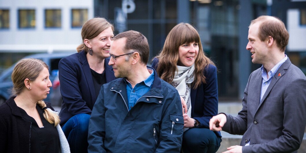 Styret i akademiet for yngre forskere. Fra venstre: Guro Lind, Katja Enberg, Anders Schomacker, Ingeborg Palm Helland og Jan Magnus Aronsen. Foto: Siri Øverland Eriksen Styret i akademiet for yngre forskere. Fra venstre: Guro Lind, Katja Enberg, Anders Schomacker, Ingeborg Palm Helland og Jan Magnus Aronsen. Foto: Siri Øverland Eriksen