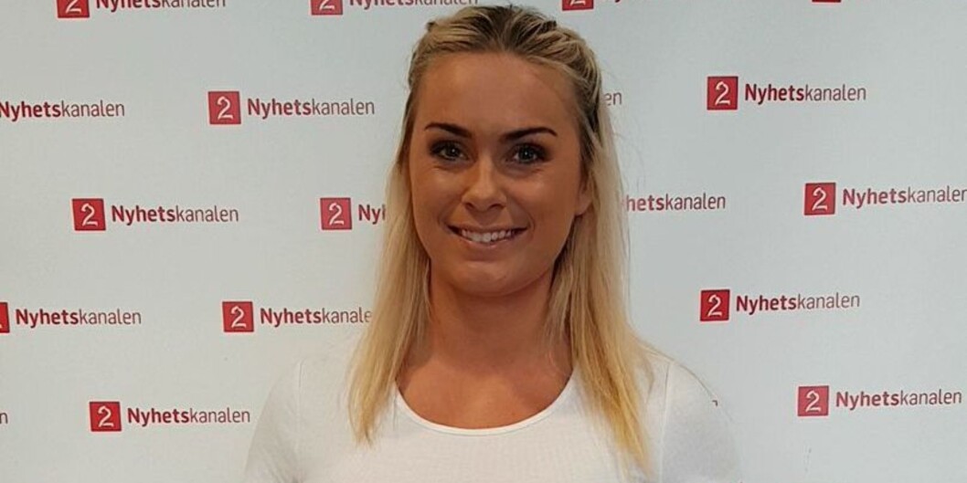Lene Antonsen ble funnet skikket selv om hun selger toppløsbilder. Lene Antonsen ble funnet skikket selv om hun selger toppløsbilder.
