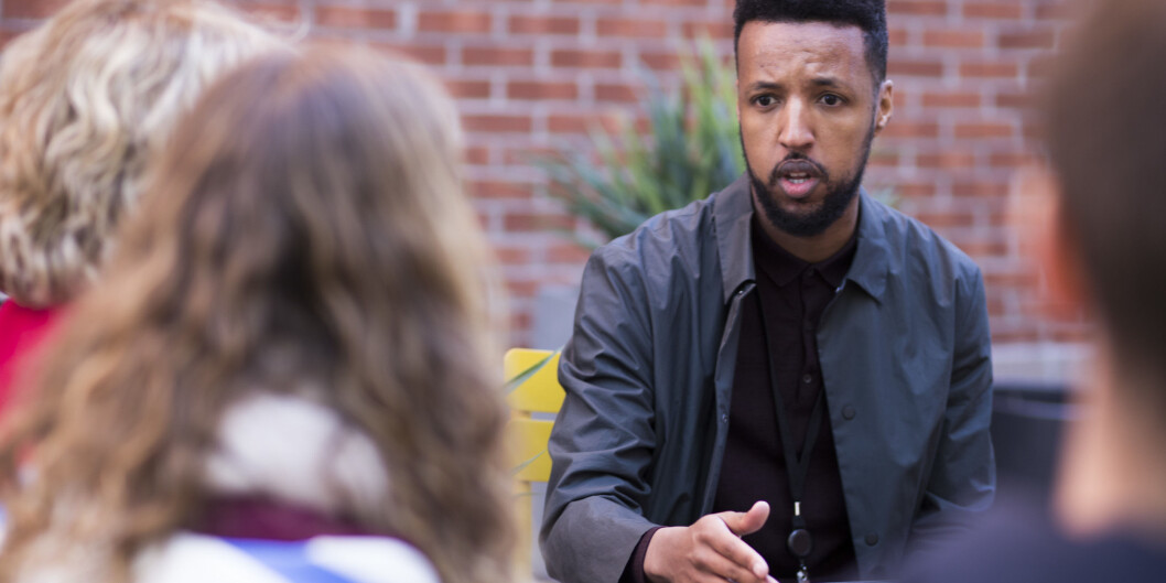 Forsker Warsame Ali på Nasjonalt kompetansesenter for migrasjons- og minoritetshelse (<span class="caps">NAKMI</span>) etterlyser større plass til temaet migrasjon og helse i landets helseutdanninger. Foto: Øyvind Aukrust Forsker Warsame Ali på Nasjonalt kompetansesenter for migrasjons- og minoritetshelse (<span class="caps">NAKMI</span>) etterlyser større plass til temaet migrasjon og helse i landets helseutdanninger. Foto: Øyvind Aukrust