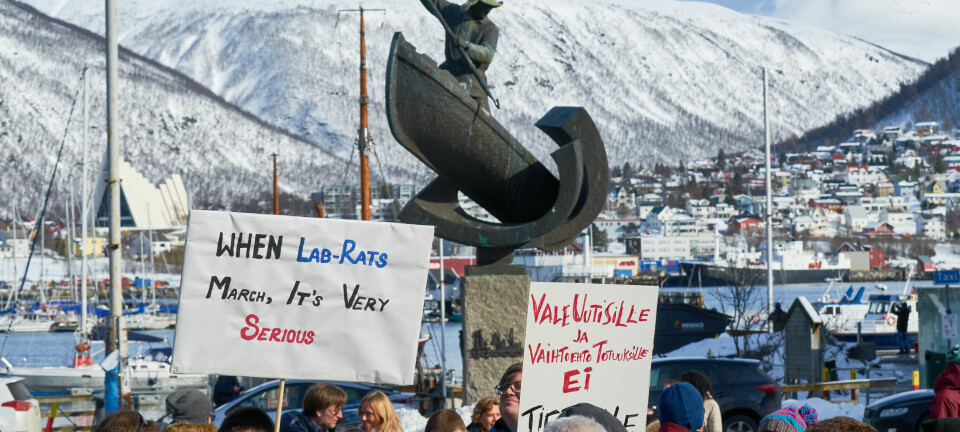 Fra sentrum av Tromsø, der 200 møtte fram. Foto: Rhys Jones - rj@dusk.is
