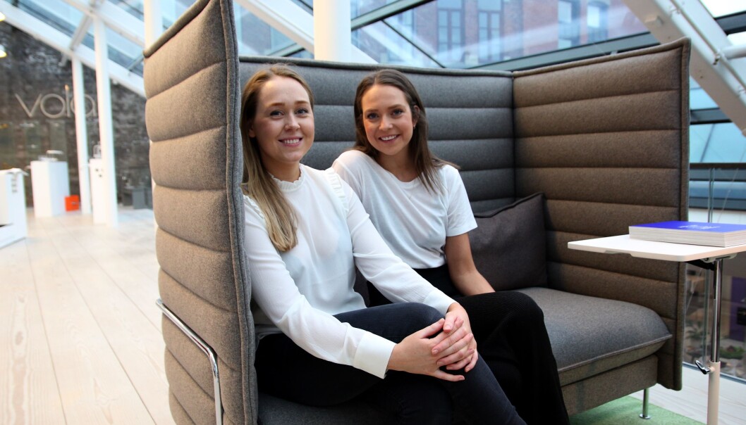 Guro Sørbø Midtun og Siri Line har et mål om arbeide fulltid med design i nærmeste fremtid. Foto: Sofie Dege Dimmen Guro Sørbø Midtun og Siri Line har et mål om arbeide fulltid med design i nærmeste fremtid. Foto: Sofie Dege Dimmen