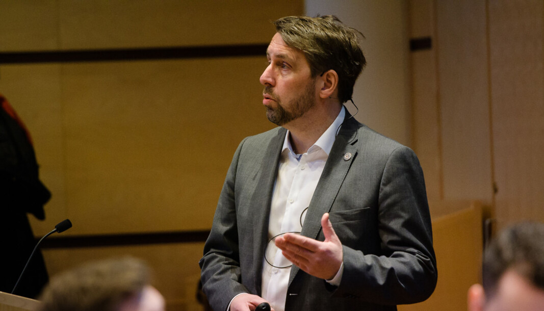Organisasjons- og økonomidirektør Odd Arne Paulsen ved UiT trodde de var på trygg grunn da de gjorde lønnsjusteringene. Organisasjons- og økonomidirektør Odd Arne Paulsen ved UiT trodde de var på trygg grunn da de gjorde lønnsjusteringene.