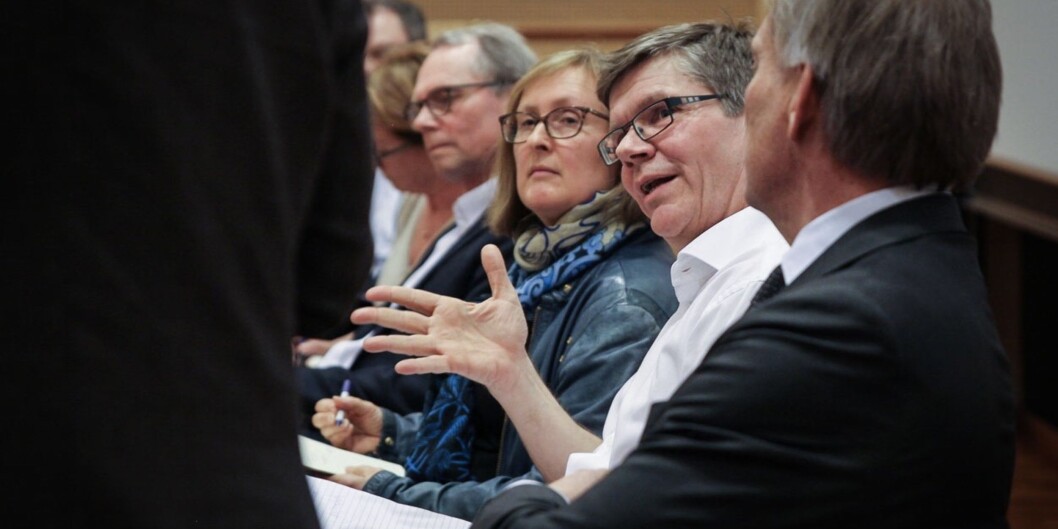 Er det disse som "redder" universitetsdemokartiet i år? De to rektorkandidatene Svein Stølen og Hans Petter Graver i debatt på Universitetet i Oslo. Foto: Siri Ø. Eriksen Er det disse som "redder" universitetsdemokartiet i år? De to rektorkandidatene Svein Stølen og Hans Petter Graver i debatt på Universitetet i Oslo. Foto: Siri Ø. Eriksen