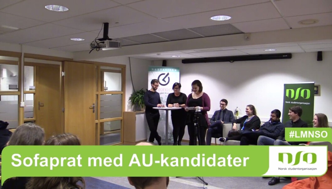 Khronos redaktør Tove Lie og journalist Øystein Fimland ledet utspørringen av NSOs lederkandidater i årets “Sofaprat” onsdag kveld. Khronos redaktør Tove Lie og journalist Øystein Fimland ledet utspørringen av NSOs lederkandidater i årets “Sofaprat” onsdag kveld.