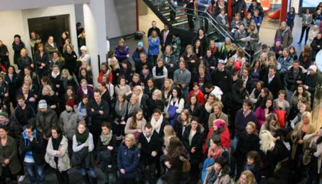 Studentene ved Høgskolen i Innlandet mener de snakker for døve ører hos ledelsen av høgskolen. Her fra åpningen av Terningen Arena i Elverum. Arkivfoto: Tidligere Høgskolen i Hedmark Studentene ved Høgskolen i Innlandet mener de snakker for døve ører hos ledelsen av høgskolen. Her fra åpningen av Terningen Arena i Elverum. Arkivfoto: Tidligere Høgskolen i Hedmark
