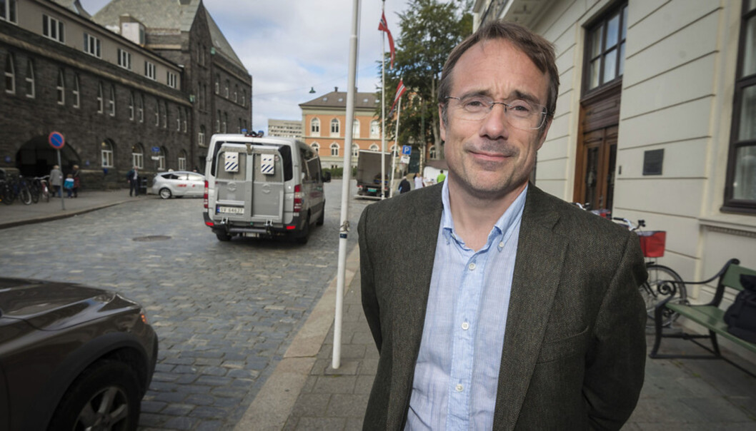 Rektor og styreleder ved Høgskulen i Volda, Johann Roppen, stemte for fortsatt valgt rektor ved høgskulen og fikk med seg et knapt flertall. Foto: Tor Farstad Rektor og styreleder ved Høgskulen i Volda, Johann Roppen, stemte for fortsatt valgt rektor ved høgskulen og fikk med seg et knapt flertall. Foto: Tor Farstad