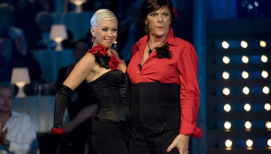 Esben Esther Benestad og Ingrid Beate Thompson i aksjon under TV 2 -programmet skal vi danse iPIX 2007. Foto: Cornelius Poppe/SCANPIX Foto: Poppe, Cornelius Esben Esther Benestad og Ingrid Beate Thompson i aksjon under TV 2 -programmet skal vi danse iPIX 2007. Foto: Cornelius Poppe/SCANPIX Foto: Poppe, Cornelius