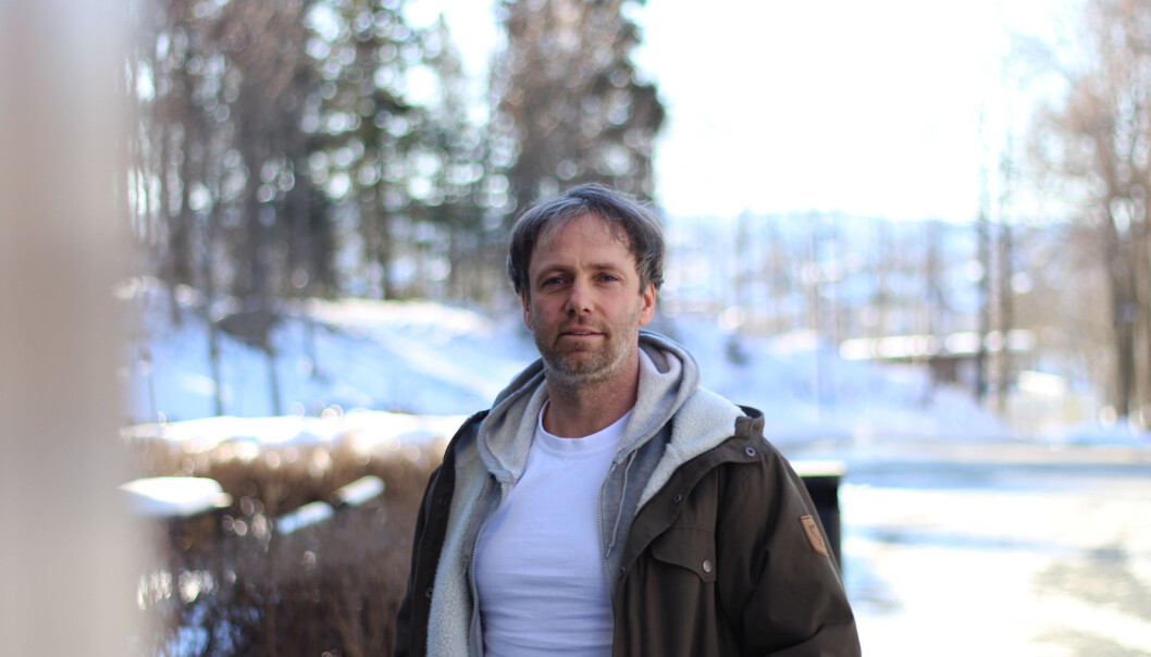 Tillitsvalgt Tore Kristian Aune tror arbeidsvilkårene for de ansatte vil bli den neste kampen i fusjonsprosessen ved Nord universitet. Han forteller at flere ansatte er redd for at de får mindre forskningstid fordi det blir kamp om midlene. Foto: Karen Setten Tillitsvalgt Tore Kristian Aune tror arbeidsvilkårene for de ansatte vil bli den neste kampen i fusjonsprosessen ved Nord universitet. Han forteller at flere ansatte er redd for at de får mindre forskningstid fordi det blir kamp om midlene. Foto: Karen Setten