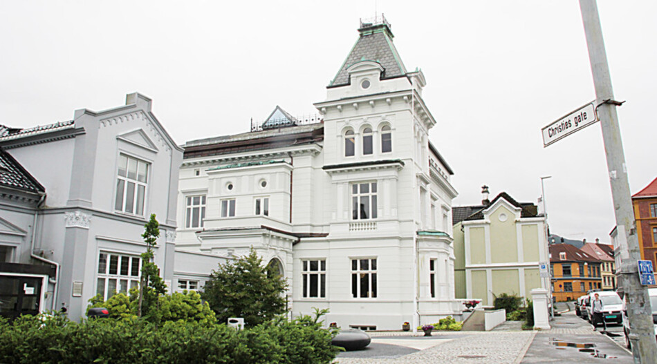 Universitetet i Bergen har anmeldt en tidligere professor for grovt bedrageri. Arkivfoto av Muséplass 1, hvor ledelsen ved Universitetet i Bergen holder til. Foto: Hilde Kristin Strand Universitetet i Bergen har anmeldt en tidligere professor for grovt bedrageri. Arkivfoto av Muséplass 1, hvor ledelsen ved Universitetet i Bergen holder til. Foto: Hilde Kristin Strand