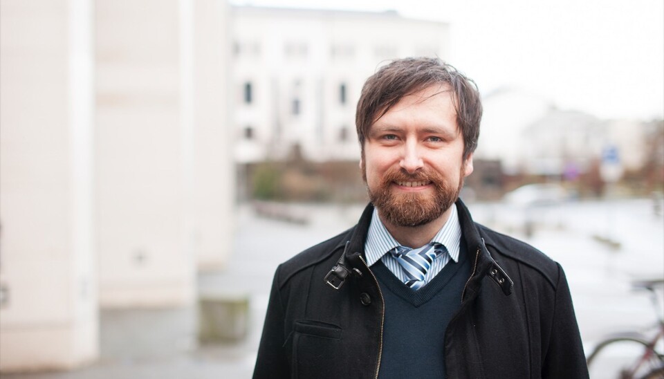 Sindre Dueland er nytilsatt studentombud på Høgskulen på Vestlandet. Foto: Jin Sigve Mæland