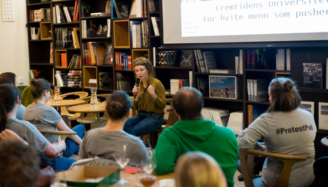 Rebecca Lund, postdoktor ved Aarhus universitet, mener at kvinner gjør mye mer «akademisk husholdningsarbeid» enn menn. Rebecca Lund, postdoktor ved Aarhus universitet, mener at kvinner gjør mye mer «akademisk husholdningsarbeid» enn menn.