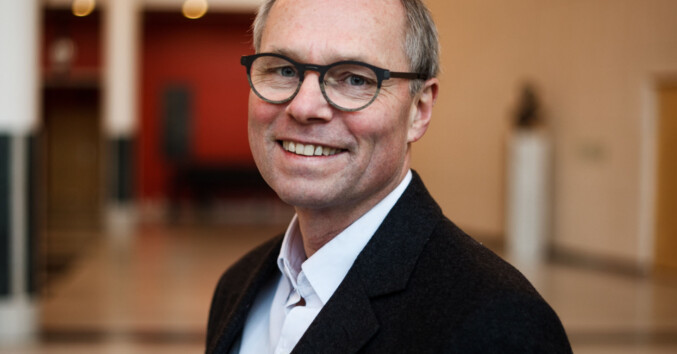 — Vi vil fjerne sleske blikk, men vi må ikke slukke glimtet i øyet. sier jusprofessor Hans Petter Graver. Foto: Siri Ø. Eriksen — Vi vil fjerne sleske blikk, men vi må ikke slukke glimtet i øyet. sier jusprofessor Hans Petter Graver. Foto: Siri Ø. Eriksen