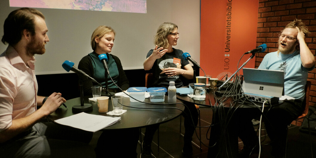 Abels Tårn, NRK, Blindern, UiO, Bevaringsbiolog Anne Sverdrup–ThygesonMeteorolog og klimaforsker Maria SandFysiker Anders HafreagerProgramleder: Torkild Jemterud Foto: Ketil Blom Haugstulen Abels Tårn, NRK, Blindern, UiO, Bevaringsbiolog Anne Sverdrup–ThygesonMeteorolog og klimaforsker Maria SandFysiker Anders HafreagerProgramleder: Torkild Jemterud Foto: Ketil Blom Haugstulen