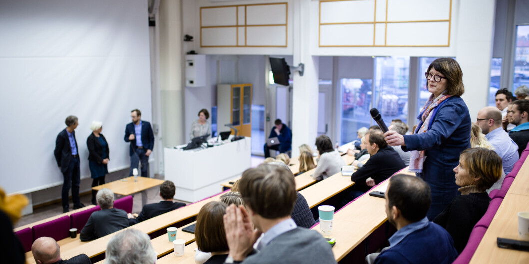 Hans Blom, Harald Holone og Unni Hagen stiller som kandidater i rektorvalget ved Høgskolen i Østfold, og fikk mange spørsmål fra salen under torsdagens åpne valgmøte. Foto: Henriette Dæhli Hans Blom, Harald Holone og Unni Hagen stiller som kandidater i rektorvalget ved Høgskolen i Østfold, og fikk mange spørsmål fra salen under torsdagens åpne valgmøte. Foto: Henriette Dæhli