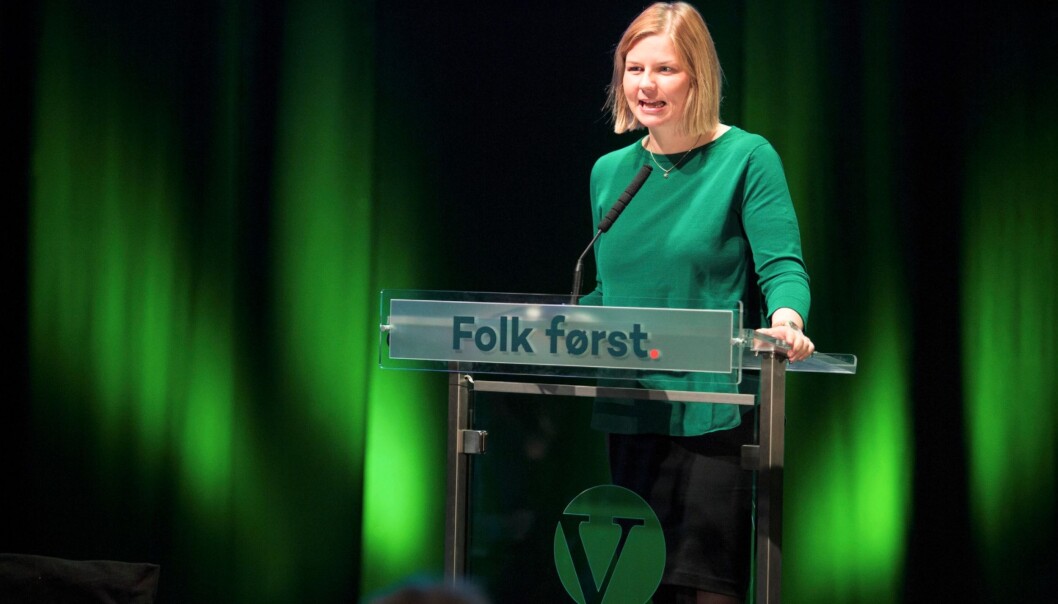Guri Melby på talerstolen under Venstres landsmøte i fjor. Melby forteller til Khrono at Venstre ønsker å fjerne alderspoengene man får etter fylte 20 år når man skal søke på utdanning. Foto: Jo Straube / Venstre Guri Melby på talerstolen under Venstres landsmøte i fjor. Melby forteller til Khrono at Venstre ønsker å fjerne alderspoengene man får etter fylte 20 år når man skal søke på utdanning. Foto: Jo Straube / Venstre