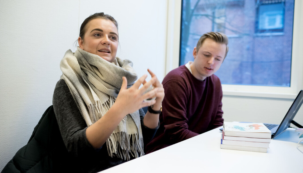 Anneline Jacobsen og Marius Johansen tror at opptakskrav og aldersgrense hadde hevet kvaliteten på barnevernsutdanningen. Foto: Ketil Blom Haugstulen Anneline Jacobsen og Marius Johansen tror at opptakskrav og aldersgrense hadde hevet kvaliteten på barnevernsutdanningen. Foto: Ketil Blom Haugstulen