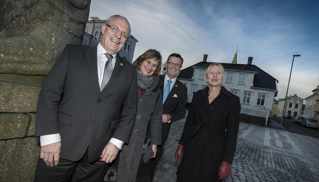 Dag Rune Olsen presenterer det nye rektorlaget som blir kandidatar til rektorvalet i 2017. Frå venstre Robert Bjerknes (viserektor), Oddrun Samdal (viserektor), Dag Rune Olsen (rektor) og Margareth Hagen (prorektor). Foto: Tor Farstad Dag Rune Olsen presenterer det nye rektorlaget som blir kandidatar til rektorvalet i 2017. Frå venstre Robert Bjerknes (viserektor), Oddrun Samdal (viserektor), Dag Rune Olsen (rektor) og Margareth Hagen (prorektor). Foto: Tor Farstad
