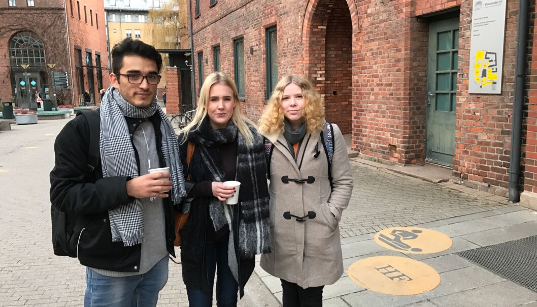 Osman Safai, Amalie Stavem og Julie Fosskaug er blant de studentene i radiografi på Høgskolen i Oslo og Akershus som gjorde det bra på eksamen i anatomi og fysiologi sist høst. Foto: Eva Tønnessen Osman Safai, Amalie Stavem og Julie Fosskaug er blant de studentene i radiografi på Høgskolen i Oslo og Akershus som gjorde det bra på eksamen i anatomi og fysiologi sist høst. Foto: Eva Tønnessen