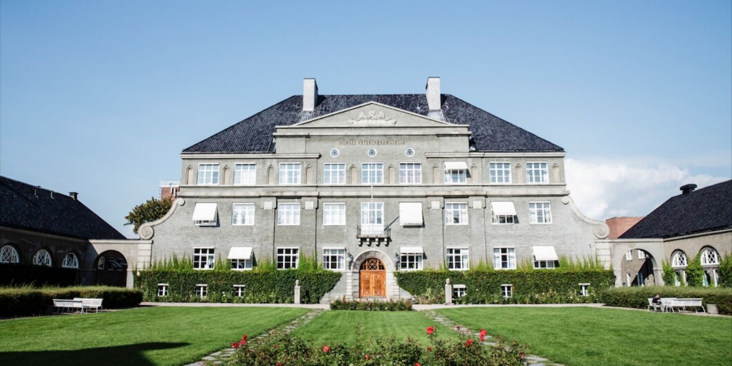 Hovedbygningen på Adamstuen, tidligere Veterinærhøgskolen og nå en del av <span class="caps">NMBU</span>. Kan hende kan den bli Campus Adamstuen for HiOA? Foto: Gisle Bjørneby Hovedbygningen på Adamstuen, tidligere Veterinærhøgskolen og nå en del av <span class="caps">NMBU</span>. Kan hende kan den bli Campus Adamstuen for HiOA? Foto: Gisle Bjørneby
