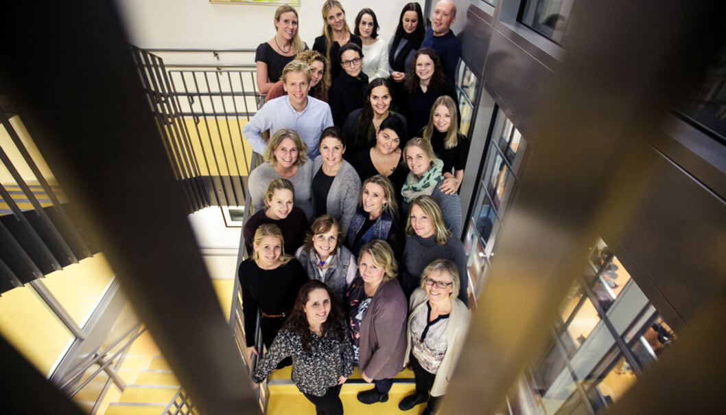 23 av 36 spesialsykepleiere samlet på Høgskolen i Oslo og Akershus for å feire at masteroppgaven nå er levert. Foto: Nicklas Knudsen 23 av 36 spesialsykepleiere samlet på Høgskolen i Oslo og Akershus for å feire at masteroppgaven nå er levert. Foto: Nicklas Knudsen