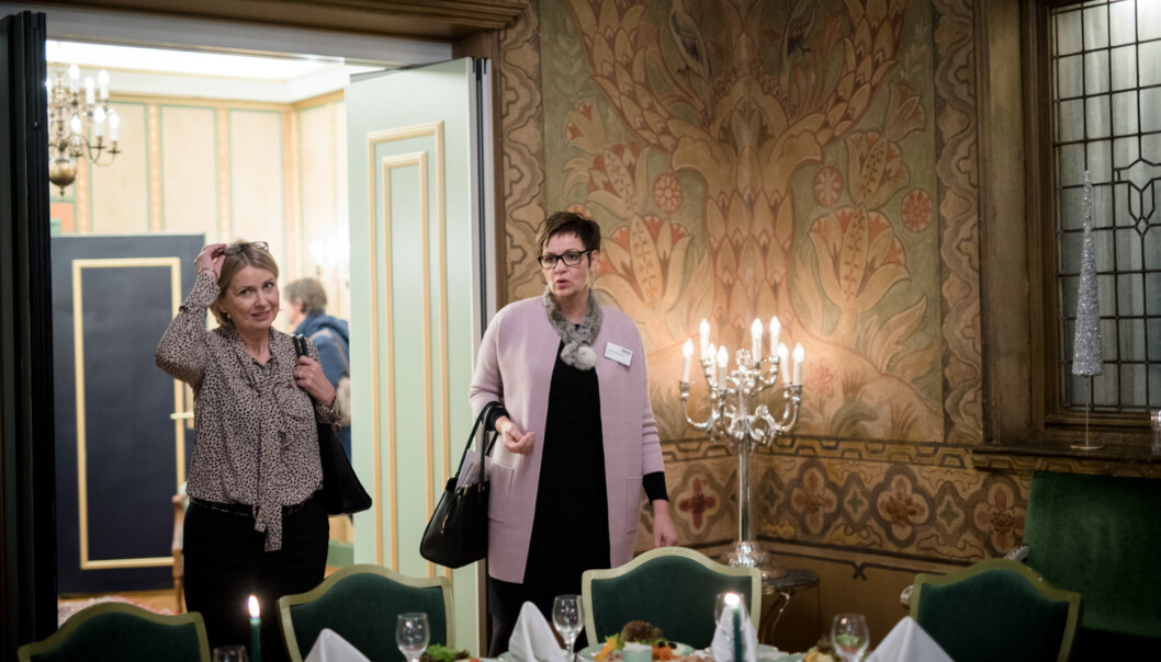 Tidligere stortingsrepresentant for Senterpartiet, Anne Tingelstad Wøien (t.h.), søker jobb som prorektor ved Høgskolen i Innlandet. Her er hun sammen med Kristin Vinje fra Høyre, som nå er visedekan ved Matematisk-naturvitenskapelig fakultet ved Universitetet i Oslo. Foto: Skjalg Bøhmer Vold Tidligere stortingsrepresentant for Senterpartiet, Anne Tingelstad Wøien (t.h.), søker jobb som prorektor ved Høgskolen i Innlandet. Her er hun sammen med Kristin Vinje fra Høyre, som nå er visedekan ved Matematisk-naturvitenskapelig fakultet ved Universitetet i Oslo. Foto: Skjalg Bøhmer Vold