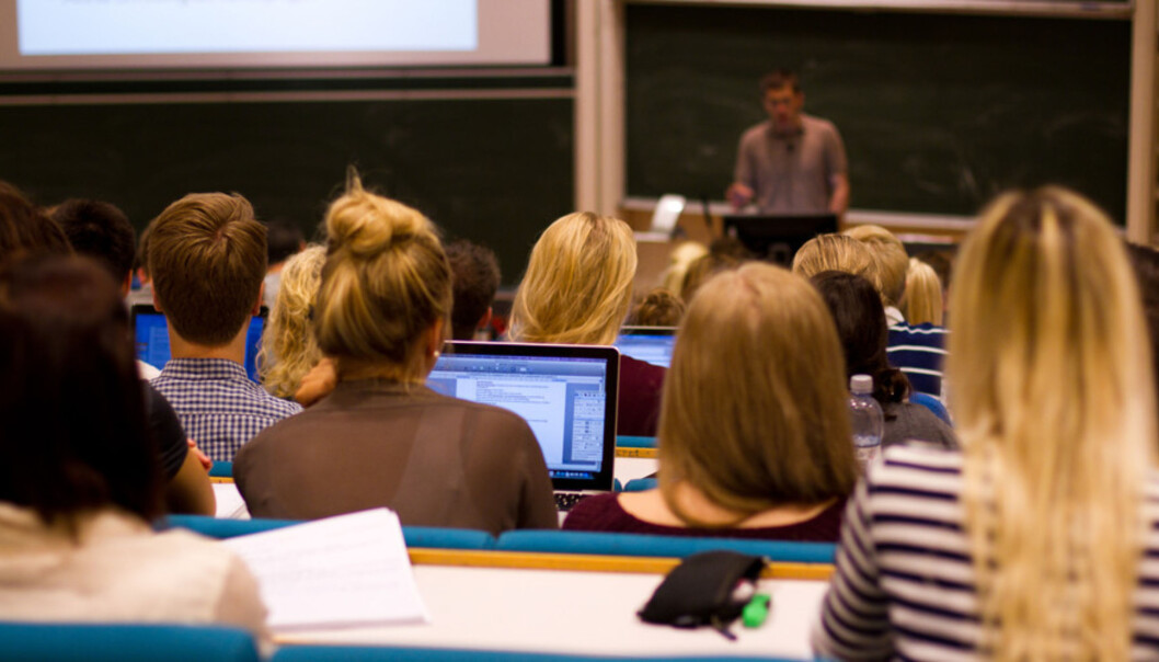 Universitetene bør invitere inn vanlige folk, og dele kunnskap om det nye koronaviruset for å unngå smitte, konspirasjonsteorier og panikk, mener innleggsskriveren. Universitetene bør invitere inn vanlige folk, og dele kunnskap om det nye koronaviruset for å unngå smitte, konspirasjonsteorier og panikk, mener innleggsskriveren.