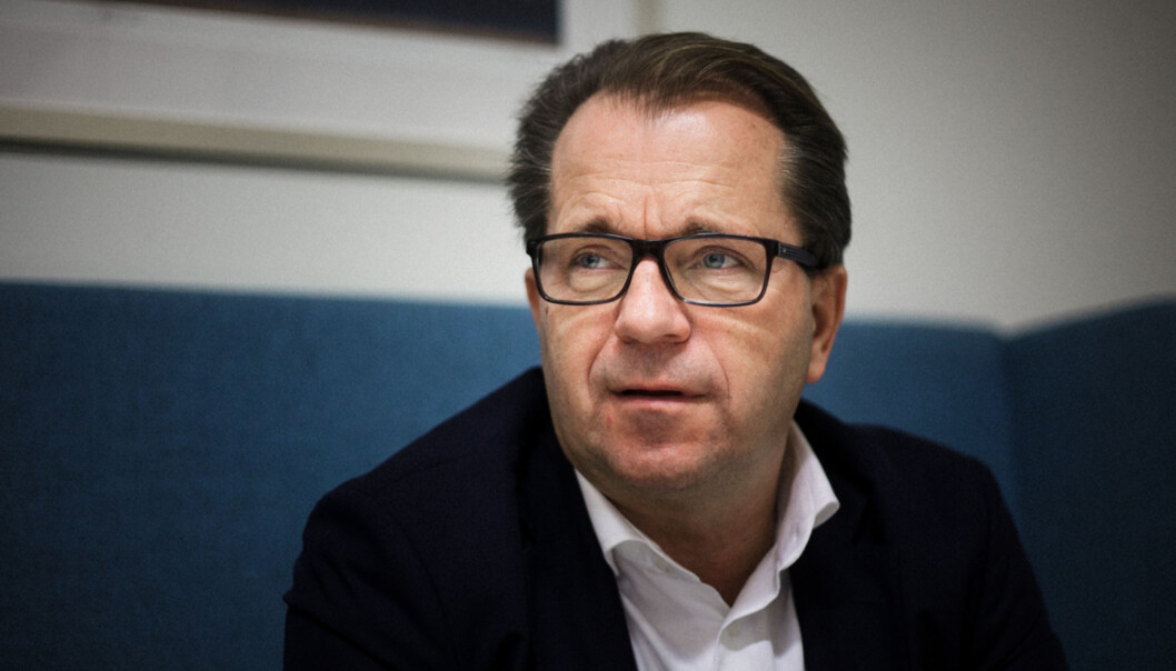 Rektor Bjørn Olsen ved Nord universitet tror det er mulig å nå det gamle målet om 70 prosent faglig ansatte i førstestillinger innen desember 2020, selv om målet i strategien nå er justert ned til 67 prosent. Foto: Nicklas Knudsen Rektor Bjørn Olsen ved Nord universitet tror det er mulig å nå det gamle målet om 70 prosent faglig ansatte i førstestillinger innen desember 2020, selv om målet i strategien nå er justert ned til 67 prosent. Foto: Nicklas Knudsen