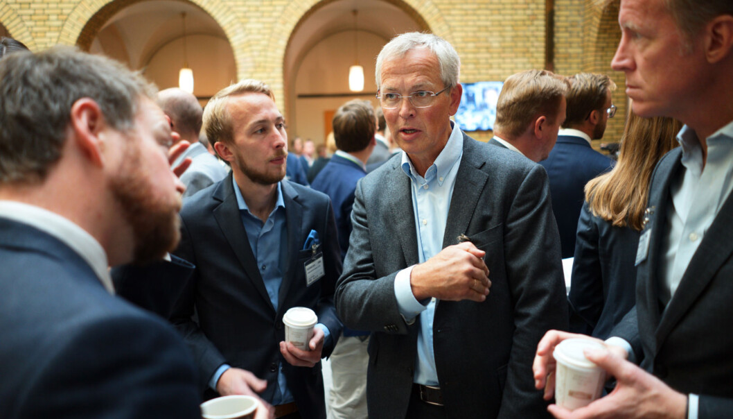 Vidar Haanes (i midten) fra fremleggingen av Statsbudsjettet i vandrerhallen på Stortinget. Vidar Haanes (i midten) fra fremleggingen av Statsbudsjettet i vandrerhallen på Stortinget.