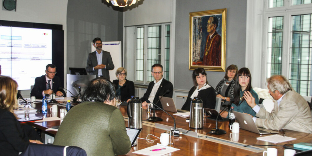 Torsdag vedtok styret ved Universitetet i Bergen å kutte 50 årsverk i sentraladministrasjonen. Foto: Ida Bergstrøm Foto: Ida Bergstrøm Torsdag vedtok styret ved Universitetet i Bergen å kutte 50 årsverk i sentraladministrasjonen. Foto: Ida Bergstrøm Foto: Ida Bergstrøm