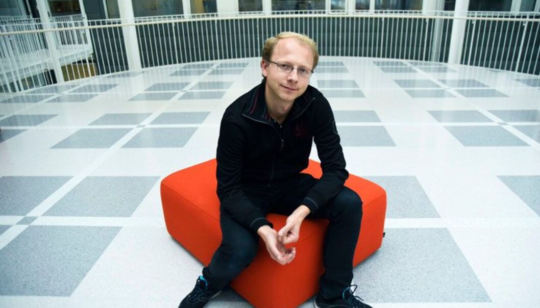 Bjørn Samsets leder på Universitetet i Oslo skal ha vært villig til å ta en «kalkulert risiko» for at han kunne kreve fast stilling, og tilbød fysikeren et femte år som midlertidig ansatt. Det takket Samset nei til. — Skulle jeg hatt en fast stilling ved et universitet, ville jeg ønsket å få den på ærlig vis, sier han.Foto: Ola Sæther Bjørn Samsets leder på Universitetet i Oslo skal ha vært villig til å ta en «kalkulert risiko» for at han kunne kreve fast stilling, og tilbød fysikeren et femte år som midlertidig ansatt. Det takket Samset nei til. — Skulle jeg hatt en fast stilling ved et universitet, ville jeg ønsket å få den på ærlig vis, sier han.Foto: Ola Sæther