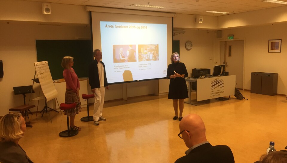 Mona Elisabeth Meyer og Roger Hansen sammen med prodekan for utdanning på helsefag på HiOA, Ingrid Narum.