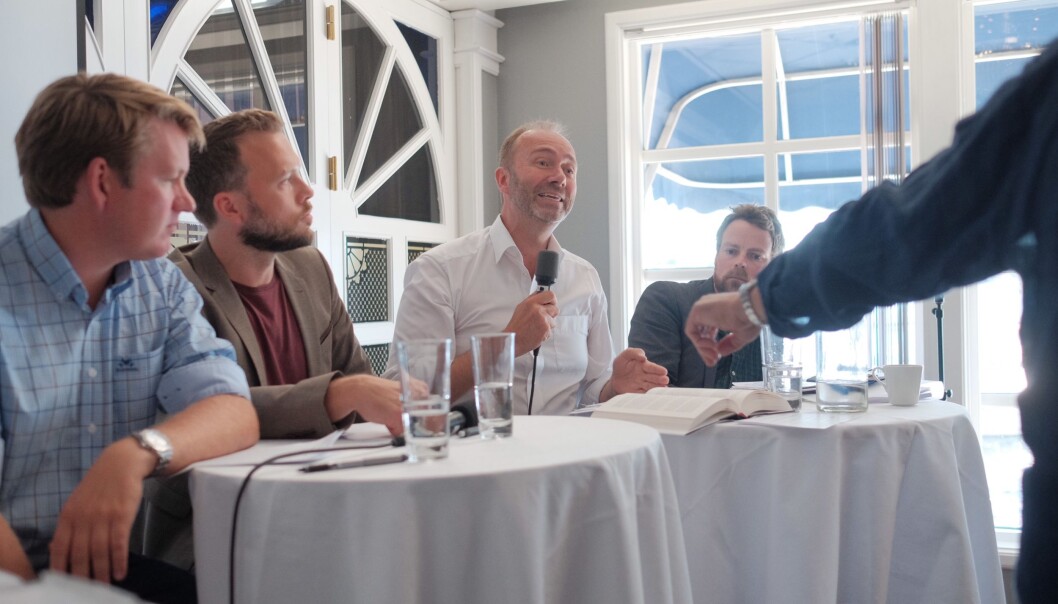 Trond Giske (Ap) vil følge nøye med på saken om alle potensielle mattestudenter som ikke klarte å forbedre mattekaraktern sin. Her diskuterer han lærerrollen med blant annet Anders Tyvand (KrF), Audun Lysbakken (SV) og kunnskapsminister Torbjørn Røe Isaksen (H) i Arendal onsdag. Foto: Ketil Blom Trond Giske (Ap) vil følge nøye med på saken om alle potensielle mattestudenter som ikke klarte å forbedre mattekaraktern sin. Her diskuterer han lærerrollen med blant annet Anders Tyvand (KrF), Audun Lysbakken (SV) og kunnskapsminister Torbjørn Røe Isaksen (H) i Arendal onsdag. Foto: Ketil Blom