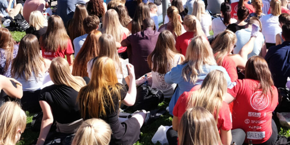 Illustrasjonsfoto av studenter fra HiOAs åpningsseremoni i 2015. (Khrono presiserer at det ikke er offentlig kjent hvilke universiteter studenter som er tilknyttet hvitvaskingen går på). Foto: Skjalg Bøhmer Vold. Illustrasjonsfoto av studenter fra HiOAs åpningsseremoni i 2015. (Khrono presiserer at det ikke er offentlig kjent hvilke universiteter studenter som er tilknyttet hvitvaskingen går på). Foto: Skjalg Bøhmer Vold.