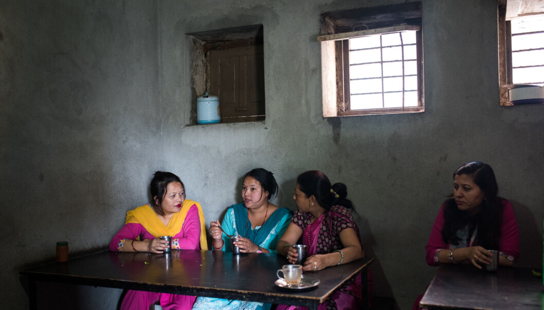 Nepal er et av landene som mottar mest i bistand til prosjekter innen høyere utdanning fra Norge, gjennom Norad. Her er vi i spiserommet til lærerne ved Medha Secondary School i Bhaktapur. Høgskolen i Oslo og Akershus er knyttet til et prosjekt som handler om masterkrav for lærere i Nepal. Foto: Skjalg Bøhmer Vold Nepal er et av landene som mottar mest i bistand til prosjekter innen høyere utdanning fra Norge, gjennom Norad. Her er vi i spiserommet til lærerne ved Medha Secondary School i Bhaktapur. Høgskolen i Oslo og Akershus er knyttet til et prosjekt som handler om masterkrav for lærere i Nepal. Foto: Skjalg Bøhmer Vold