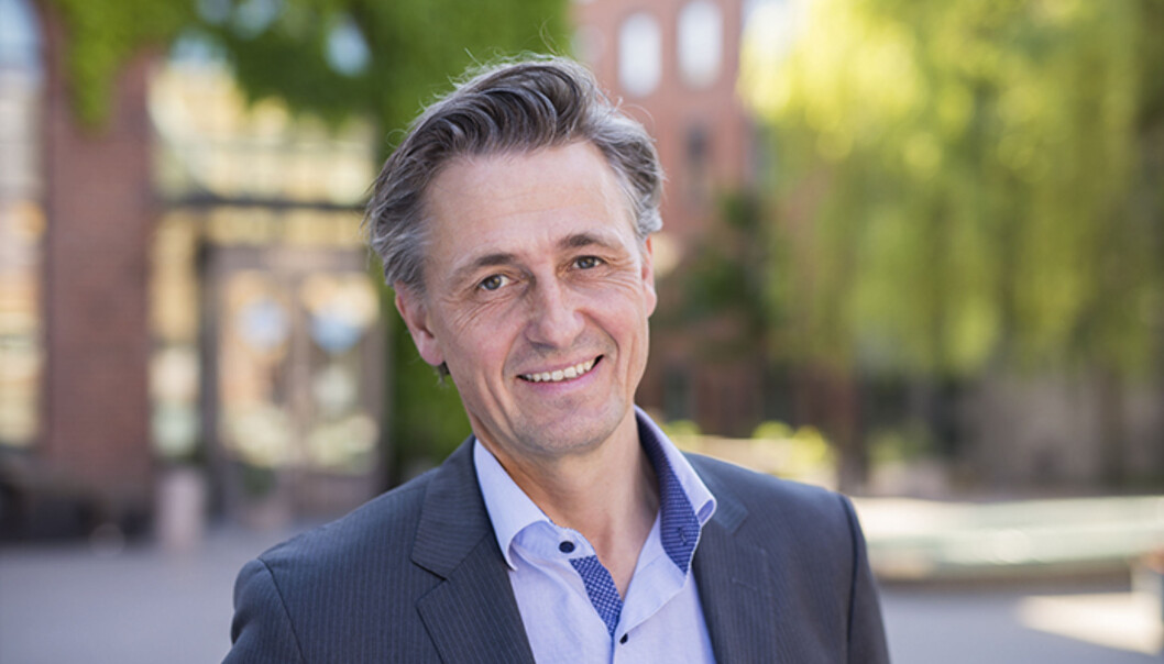 Asbjørn Seim, avdelingssjef i Kommunal og moderniseringsdepartementet, er ansatt som ny direktør for digitalisering og infrastruktur på Høgskolen i Oslo og Akershus. Foto: Sonja Balci, HiOA Asbjørn Seim, avdelingssjef i Kommunal og moderniseringsdepartementet, er ansatt som ny direktør for digitalisering og infrastruktur på Høgskolen i Oslo og Akershus. Foto: Sonja Balci, HiOA